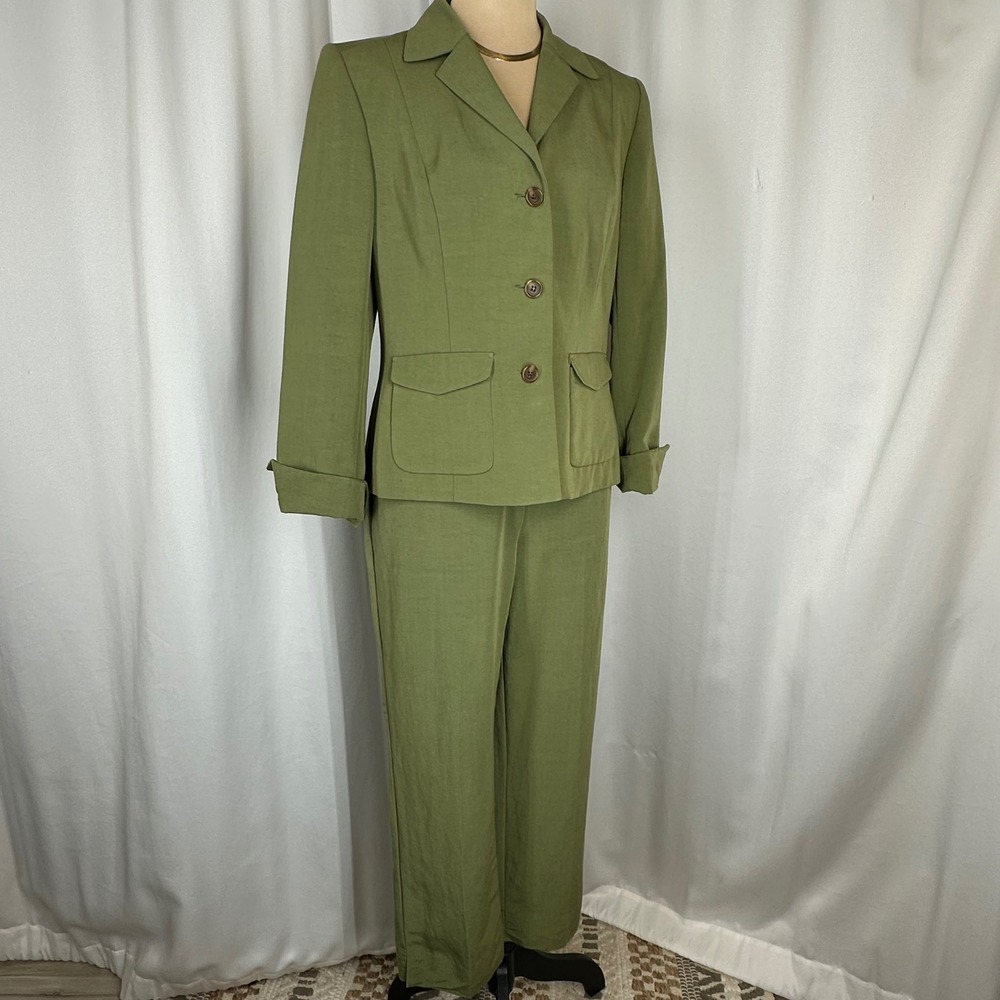 Evan Picone Petite 2 Piece Olive Green Pantsuit Blazer Sz 10P Pants Sz 6P READ